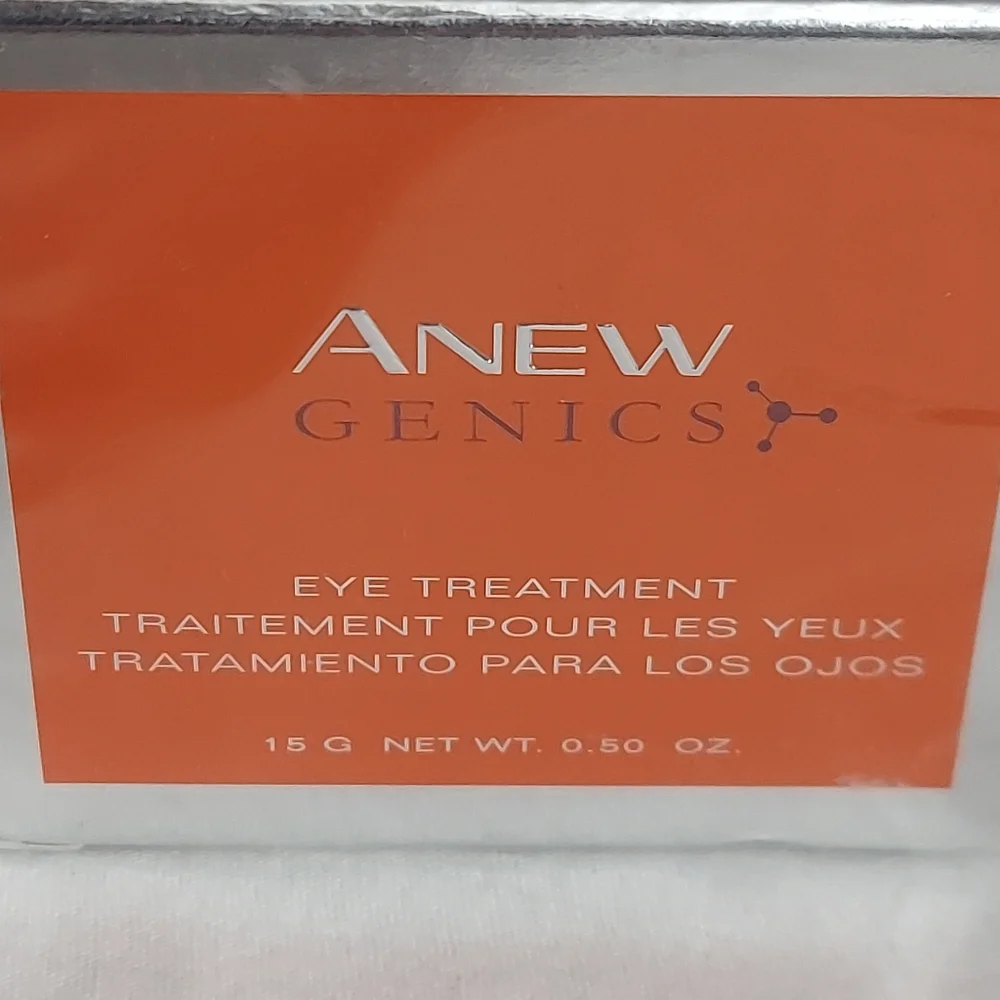 AVON SEALED Genic Eye Treatment New! - Picture 7 of 8
